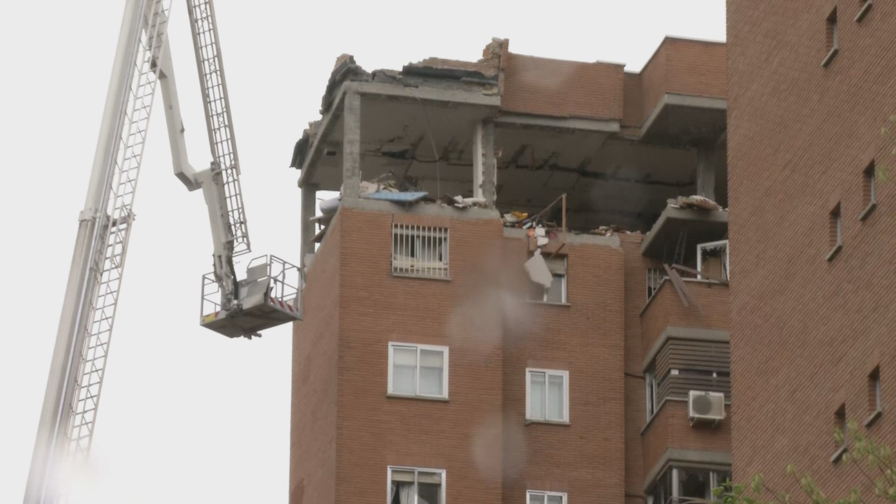 Una explosión destroza dos pisos de un edificio de Vallecas