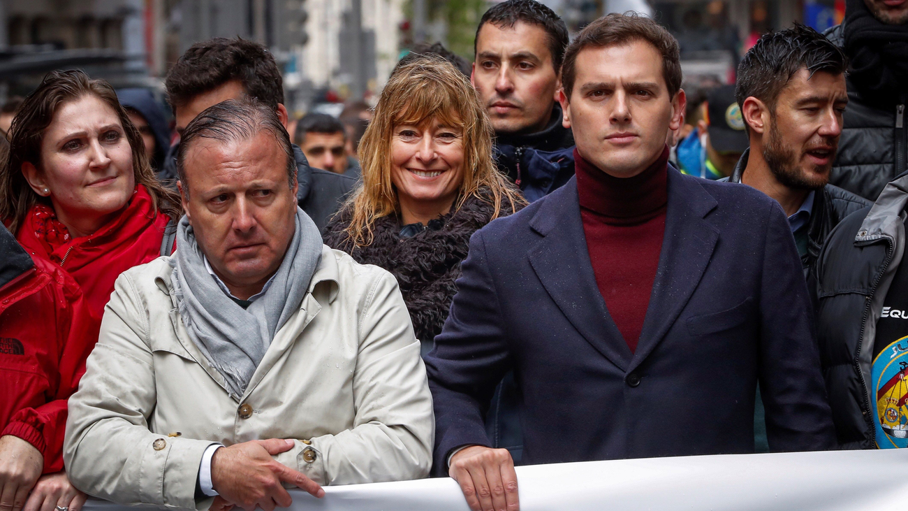 Rivera se compromete a alcanzar la equiparación salarial entre policías