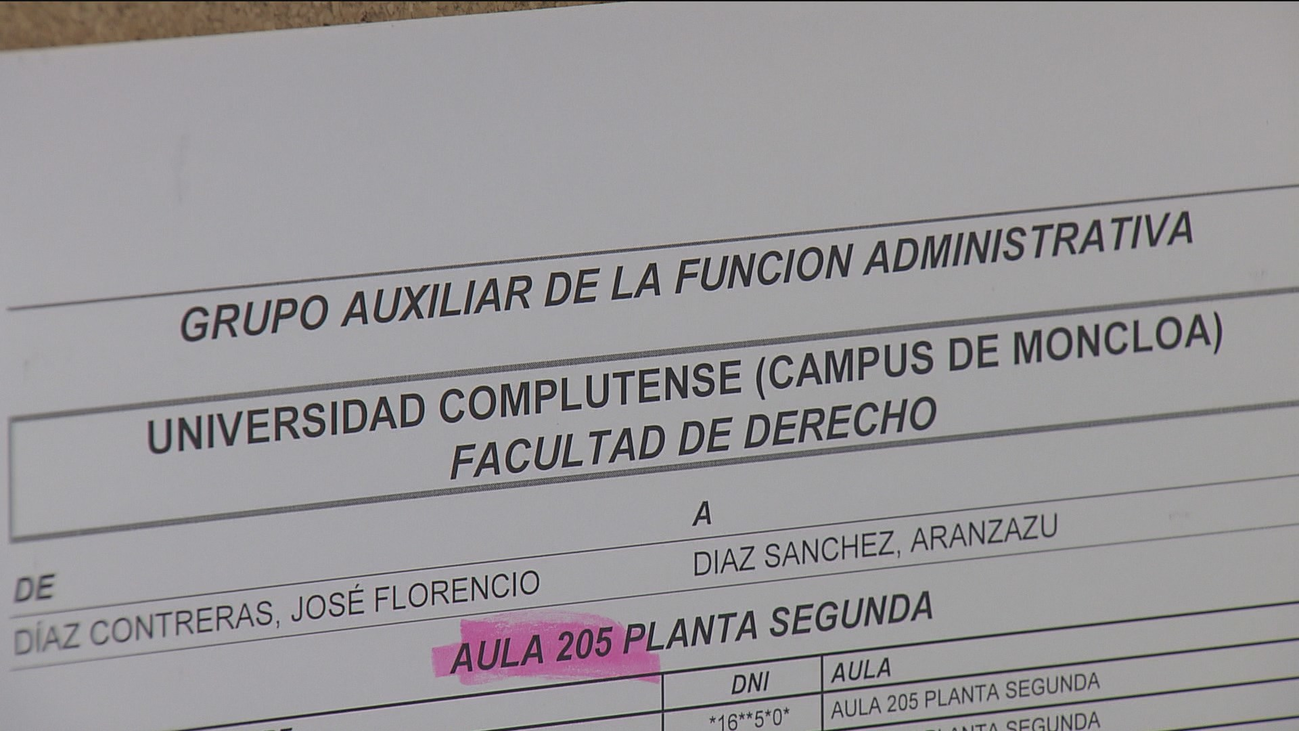 Casi 20.000 aspirantes opositan en Madrid para una plaza de Auxiliar Administrativo