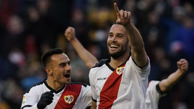 2-0. Alberto García resucita al Rayo ante el Valencia