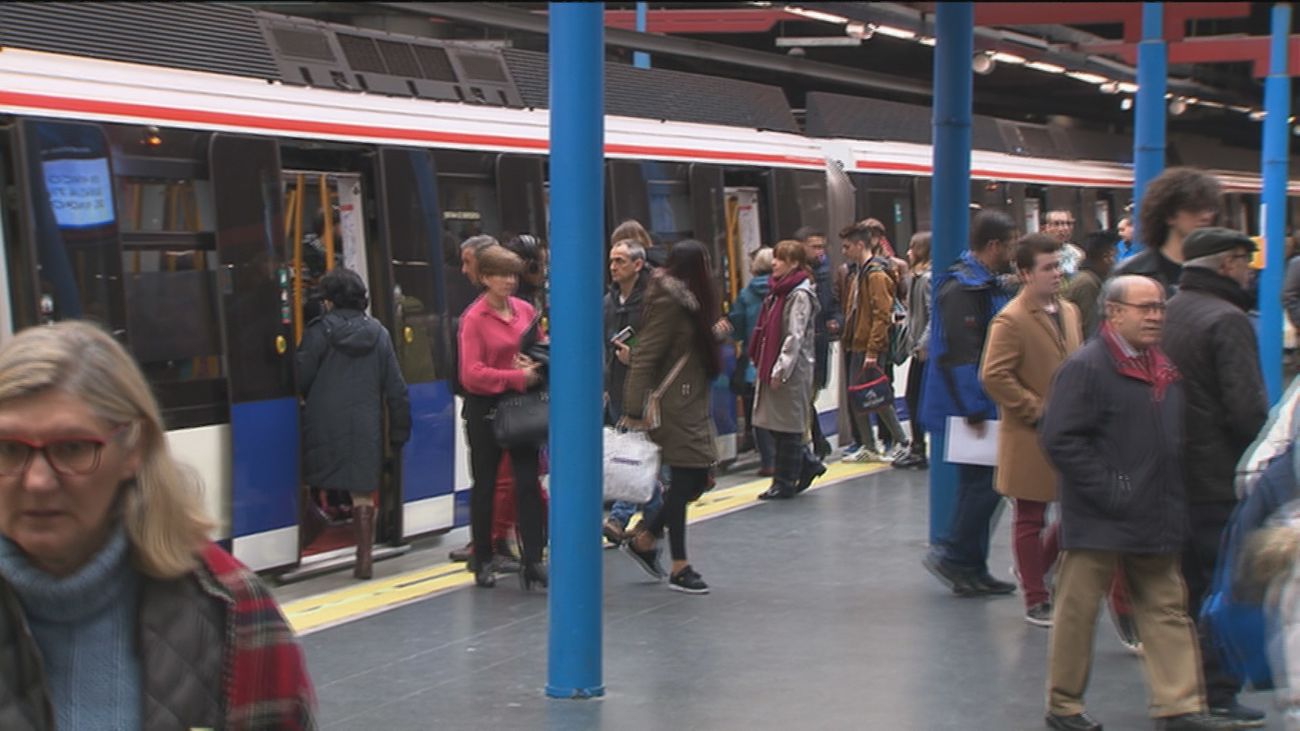 Circulación lenta en la línea 6 de Metro por un avería