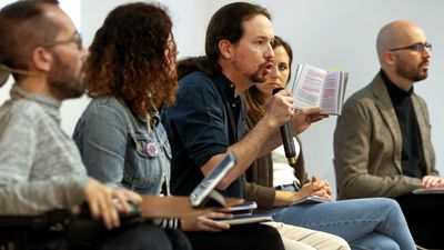 Podemos da formato de Constitución a su programa electoral