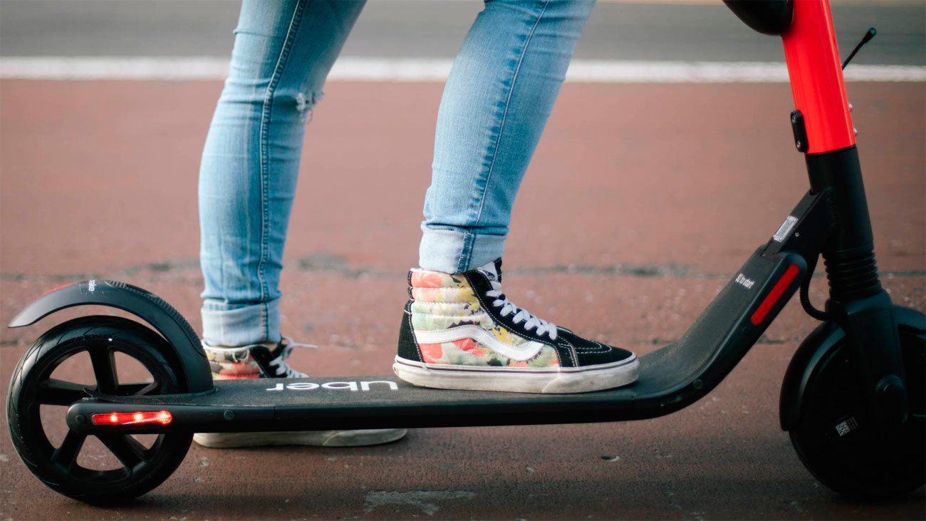 ¿Crees que los patinetes deben circular por la calzada?