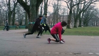 Llega el 'plogging', un nuevo deporte que combina salir a correr mientras se recoge basura