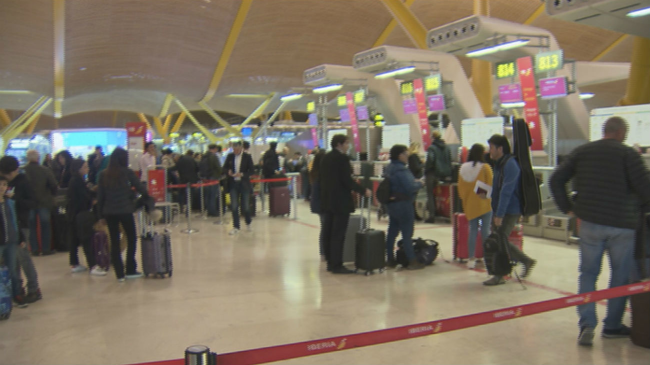 Primeras horas de la huelga indefinida de los trabajadores de seguridad de Barajas