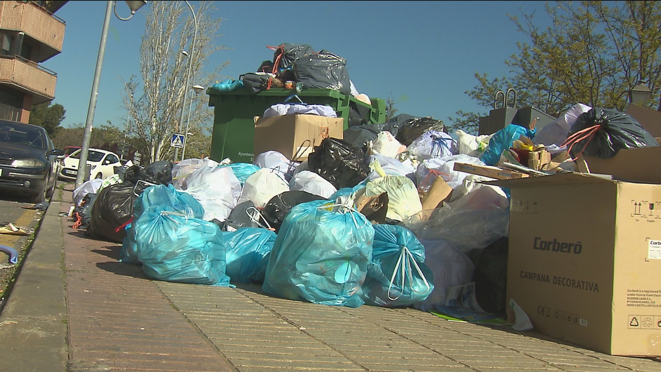 Alcorcón cerca de la alerta de riesgo sanitario por la acumulación de basuras