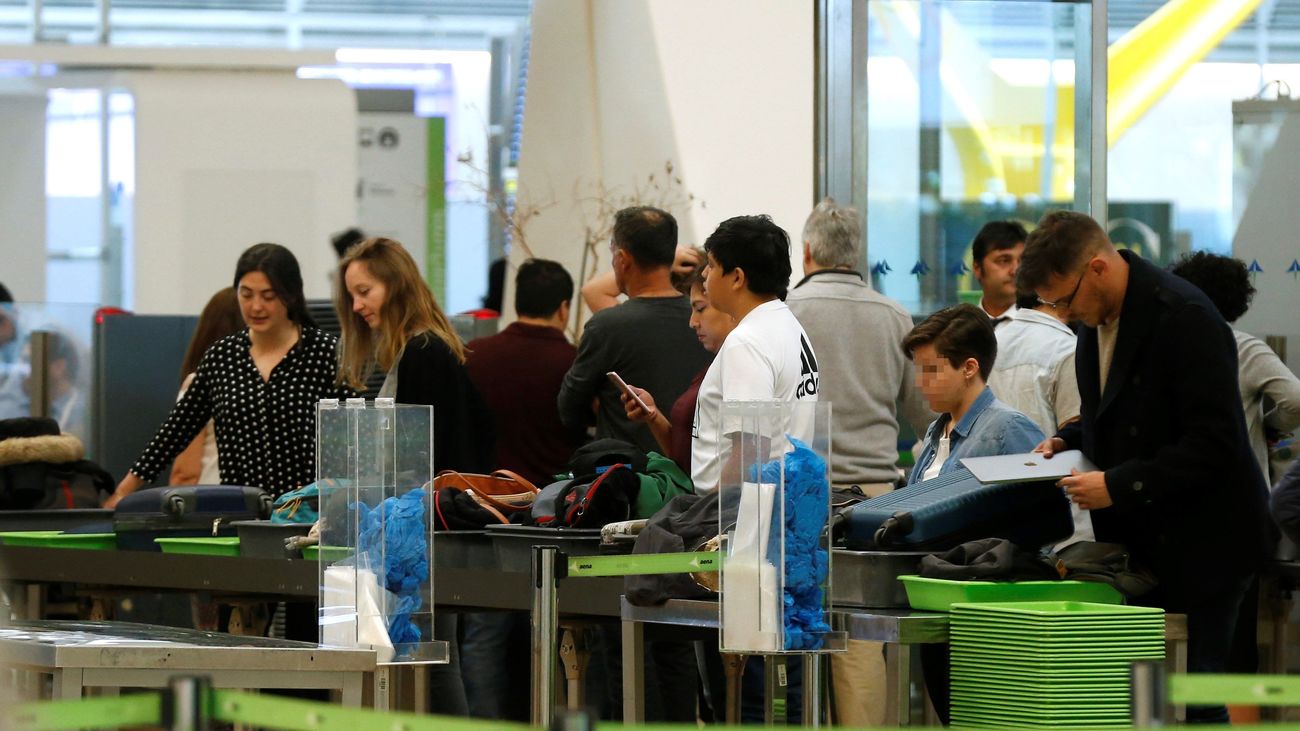 Más colas en la segunda jornada de huelga en filtros de seguridad de Barajas