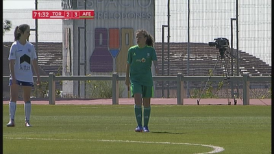 Gol de Cris, de la Escuela AFE, al Torrelodones (2-3)