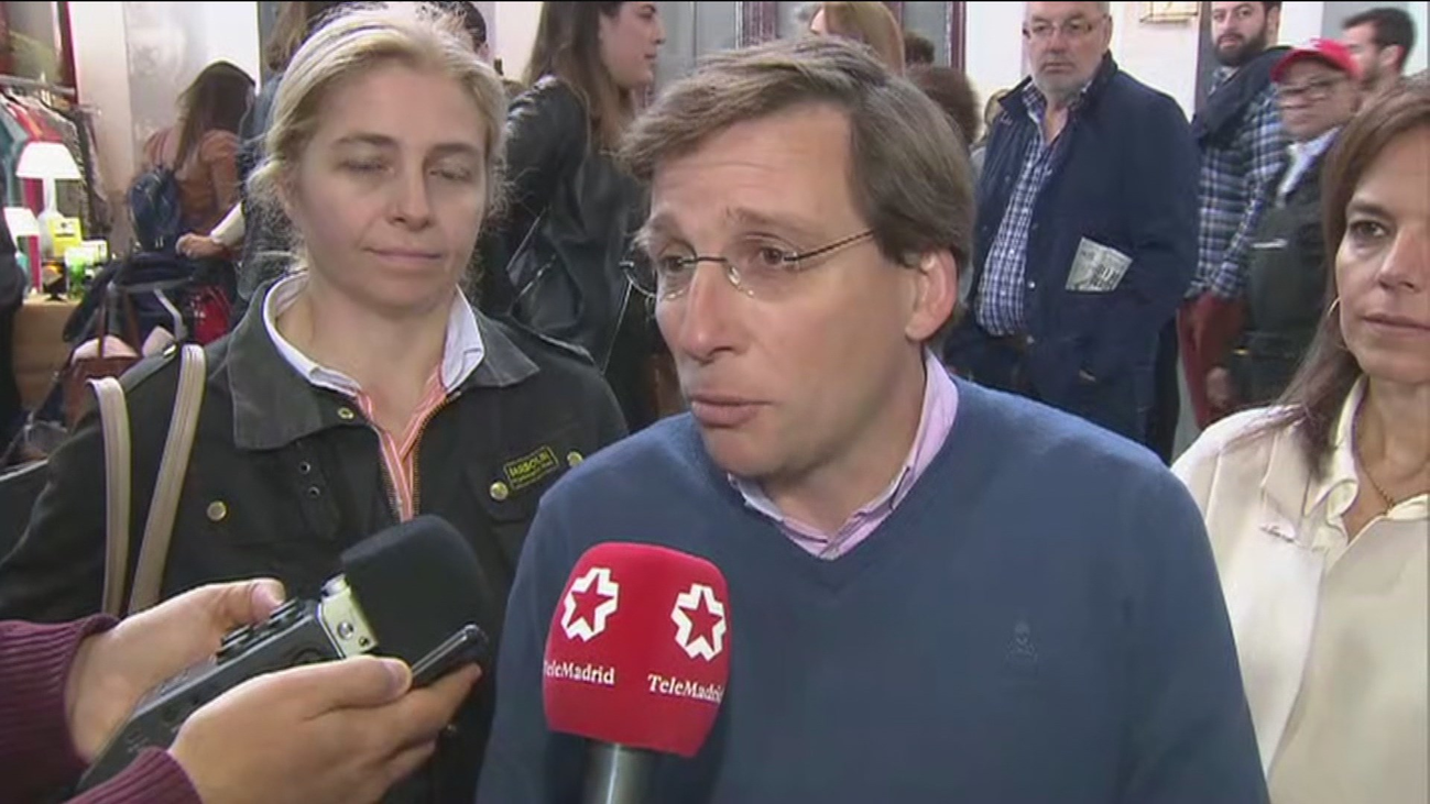 Almeida pide a Carmena que no viole la neutralidad de los espacios públicos