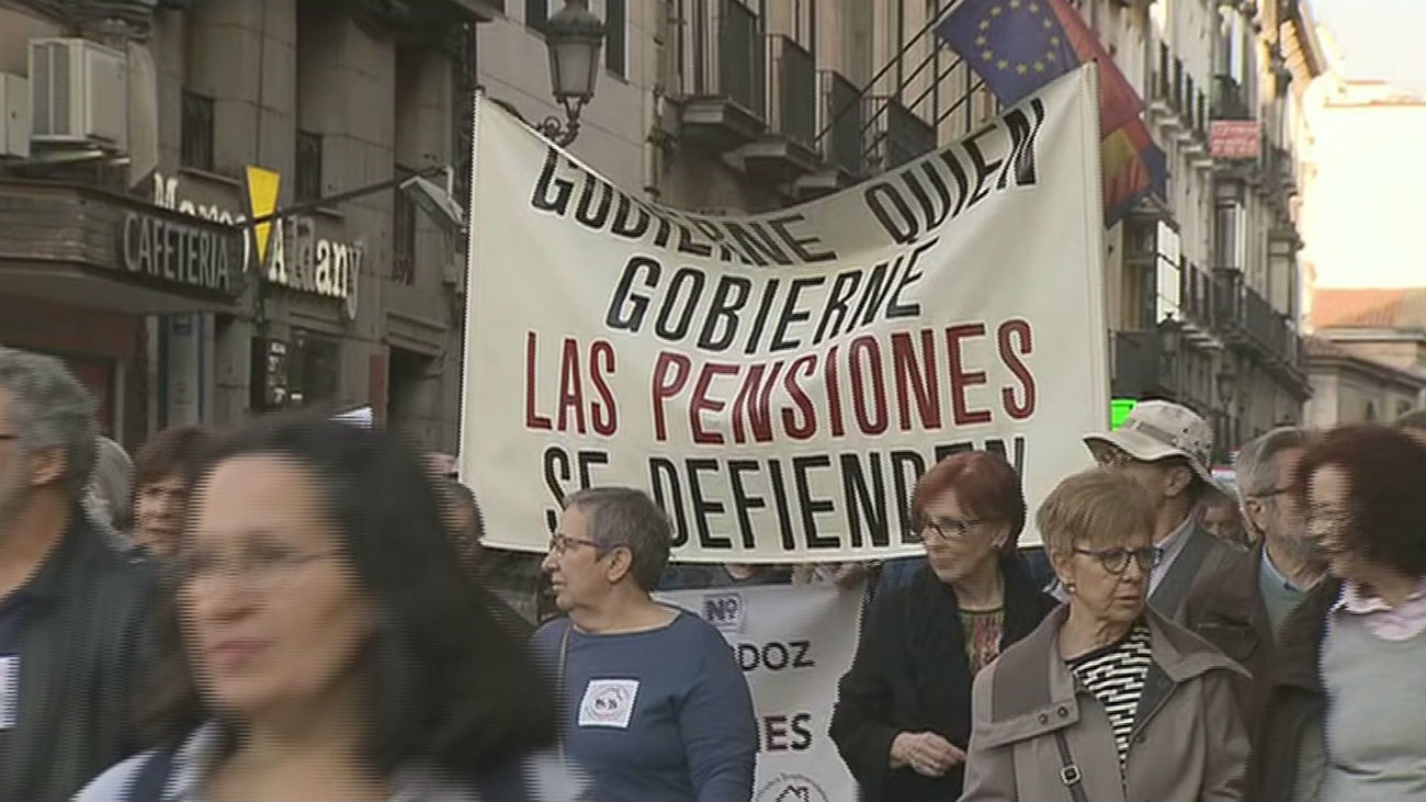 Miles de manifestantes en decenas de ciudades exigen blindar las pensiones