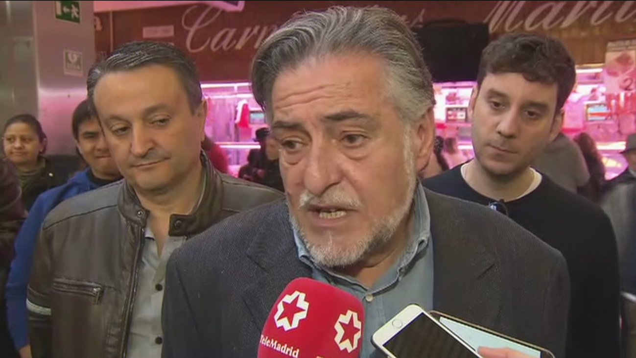 Pepu Hernández reivindica el pequeño comercio en su visita al mercado Maravillas