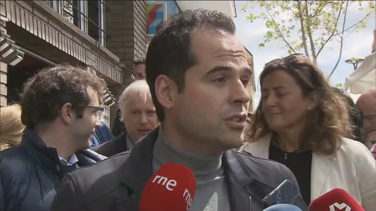 Aguado considera que el PSOE de Gabilondo es igual que el de Sánchez