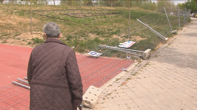 Los vecinos de Moratalaz se quejan del abandono de las obras del parque Pavones Norte
