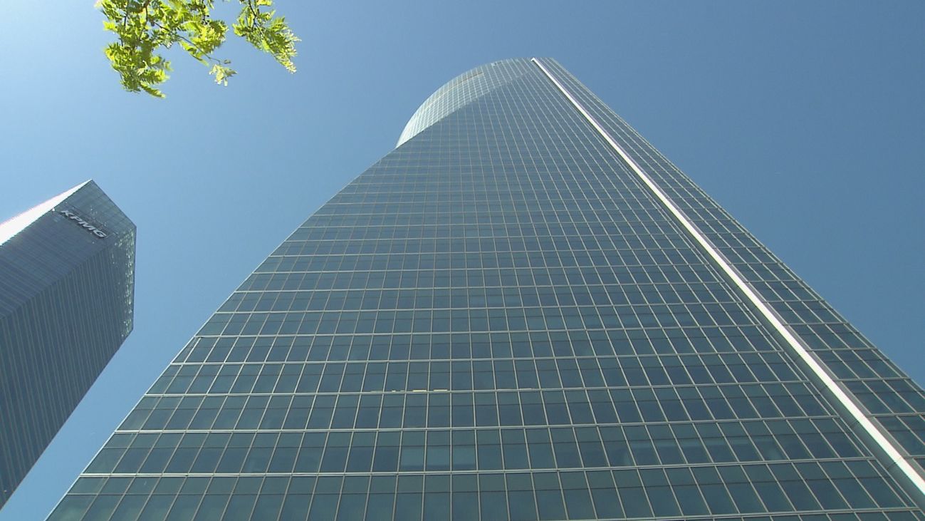 Desalojan Torrespacio por una falsa amenaza de bomba