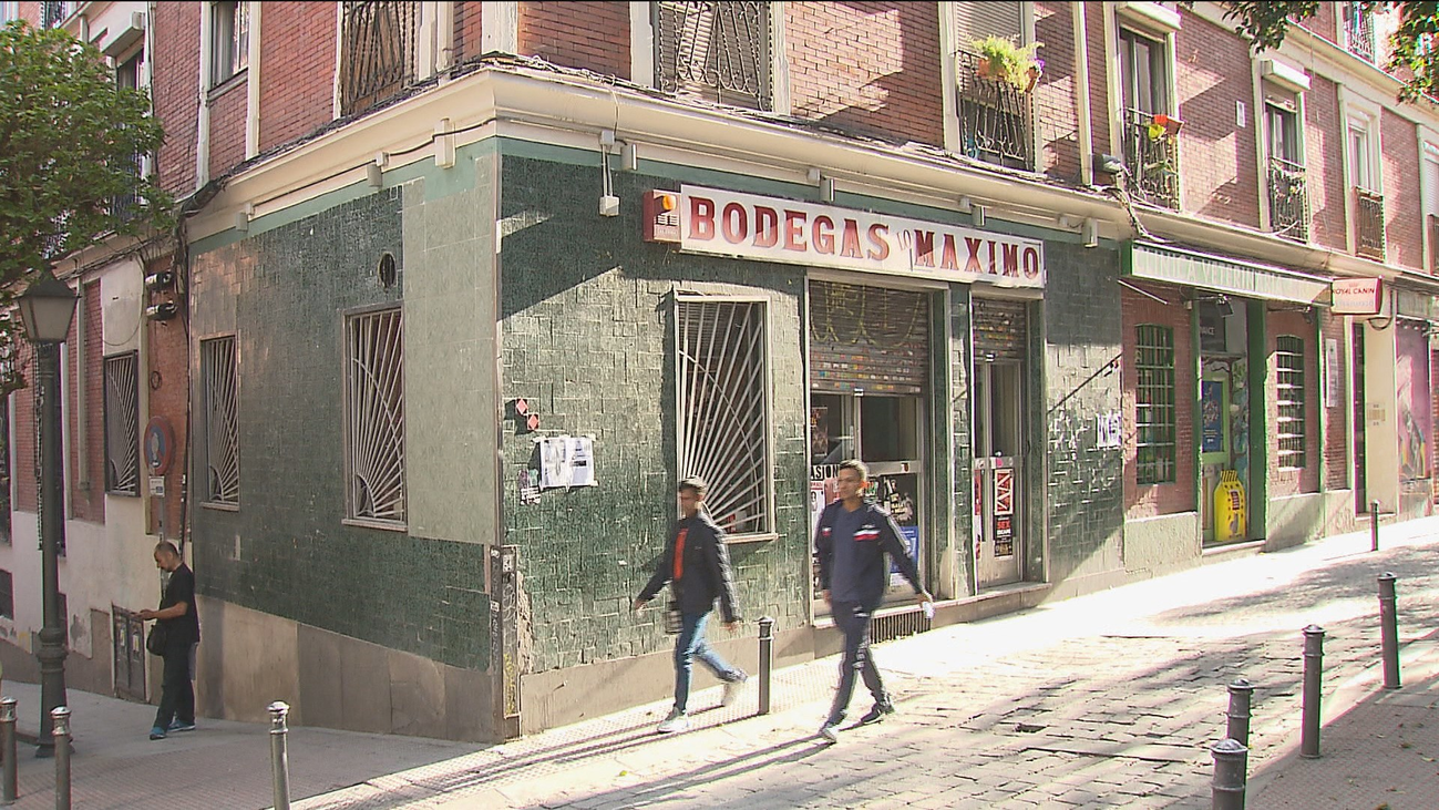 'Bodegas Lo Máximo', en Lavapiés,  otro clásico en riesgo de desaparición