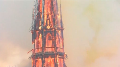 Los bomberos descartaron lanzar agua desde el aire porque habría afectado a la estructura de Notre Dame