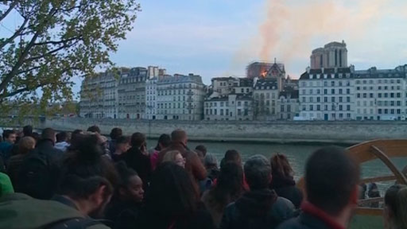 Los líderes políticos expresan su solidaridad a los franceses por la tragedia de Notre Dame