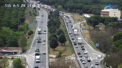 Primeros atascos en Madrid en la operación salida de la Semana Santa