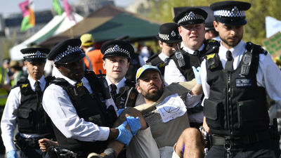 Detenidas 831 personas por la protesta ecologista en Londres