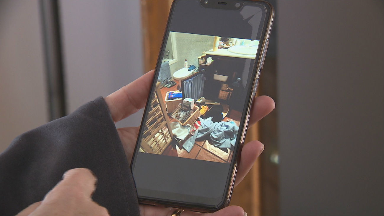 Antes de entrar en casa, llama al 091 si la puerta está forzada