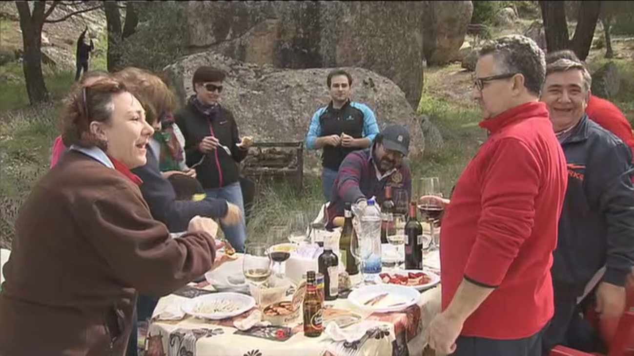 Cadalso de los Vidrios celebra el fin de la Semana Santa con el Hornazo