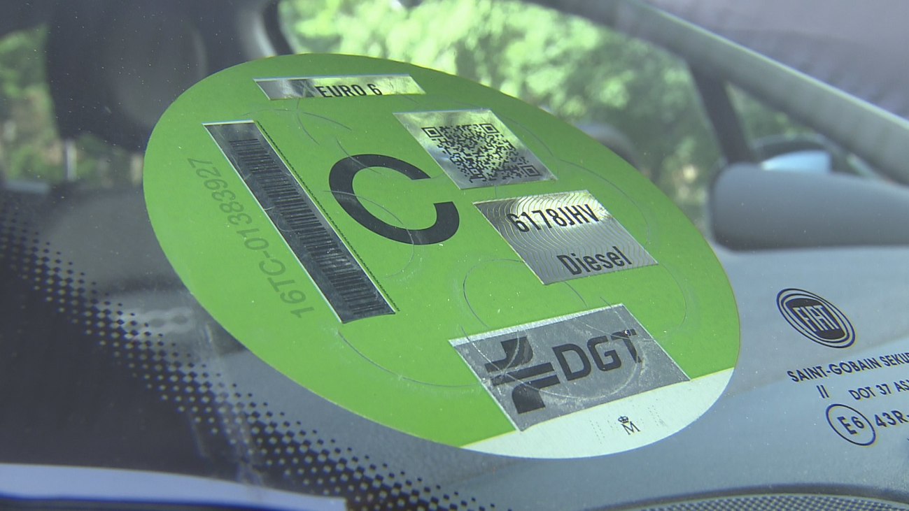 Lo que debes saber sobre la pegatina de la DGT para circular por Madrid