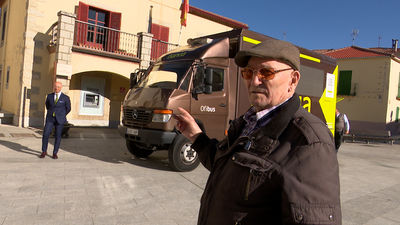 El banco-bus, la sucursal que va de pueblo en pueblo