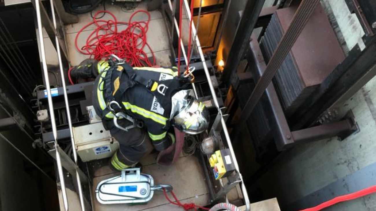 Atrapados tres horas en un ascensor en la estación de Renfe de Fuenlabrada