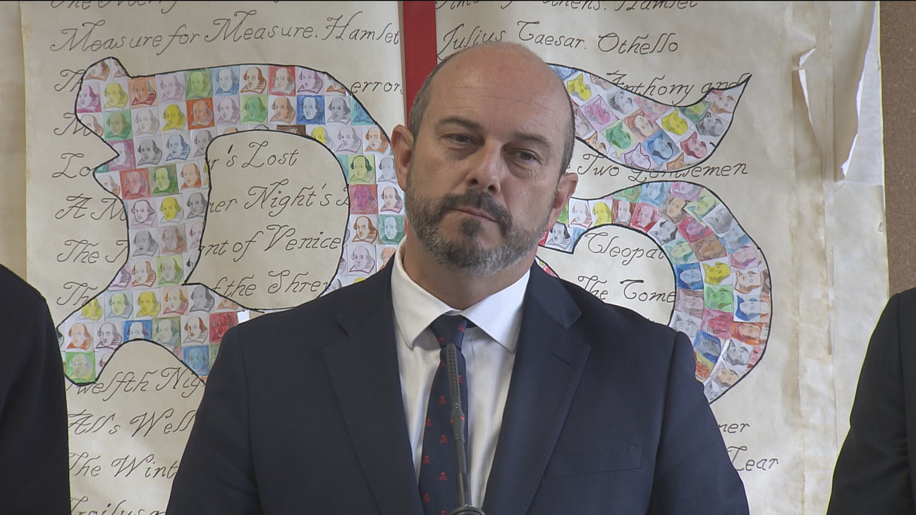 "No conozco a nadie que se acueste siendo del Real Madrid y se levante siendo del Atlético", dice Rollán