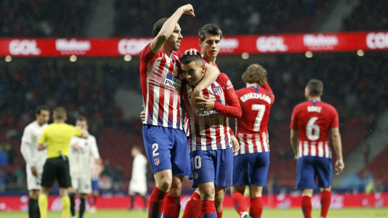 3-2. El Atlético gana al Valencia y aplaza el alirón del Barça