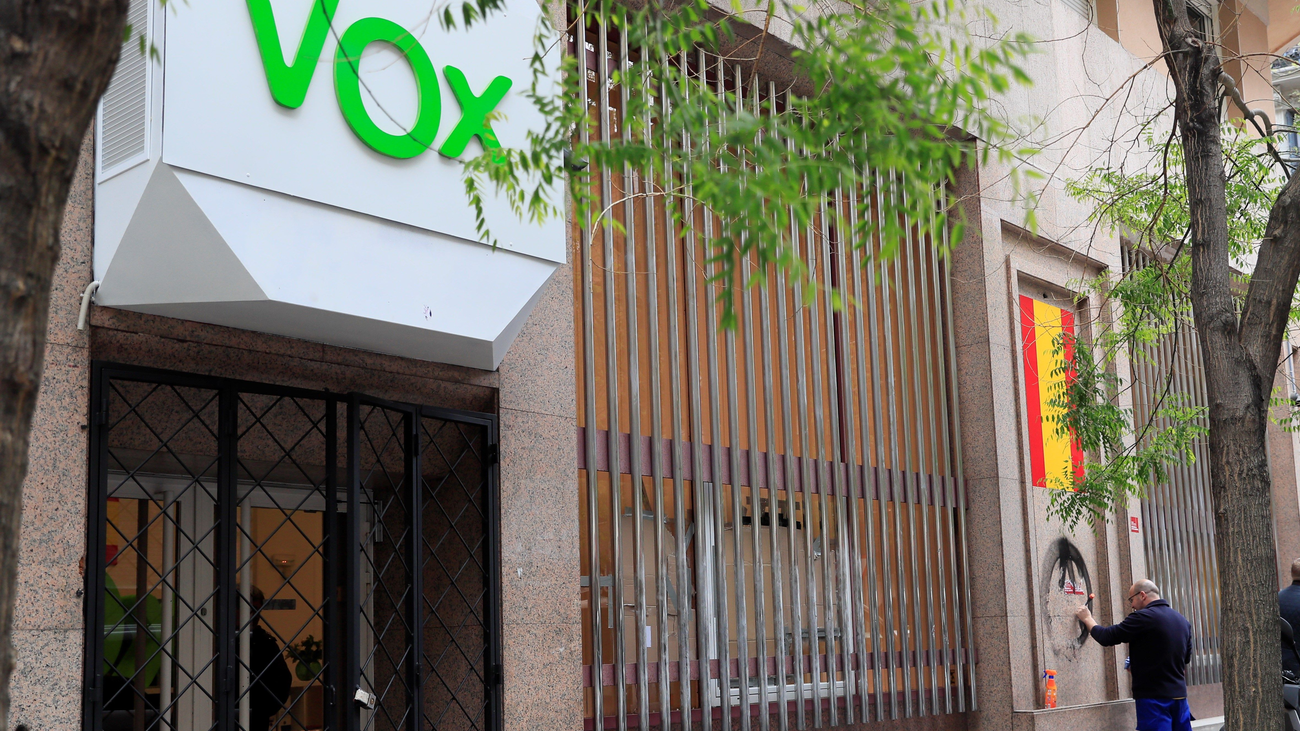 Vox culpa a PSOE y Podemos del ataque "a martillazos" a su sede nacional