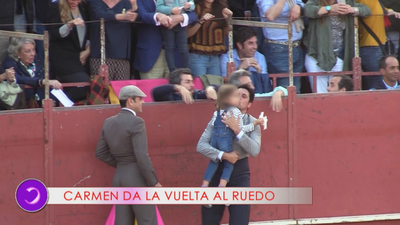 Francisco Rivera da la vuelta al ruedo con su hija pequeña en brazos