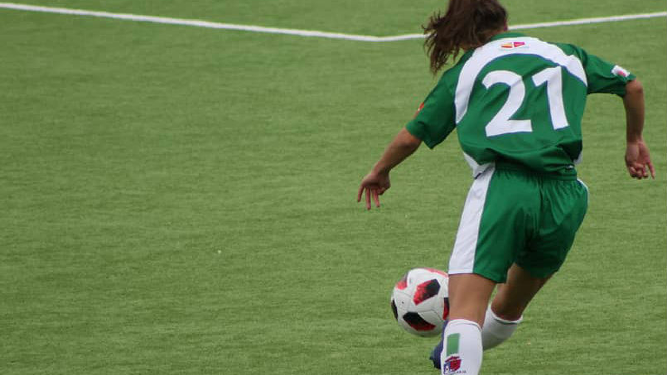 Gol de Sol, del Pozuelo, frente al Olímpico (0-1)