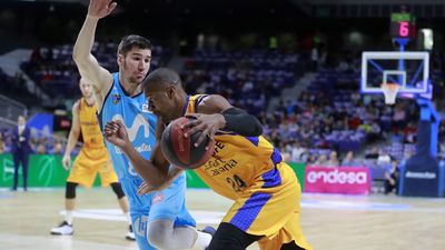 86-96. Estudiantes se complica la vida
