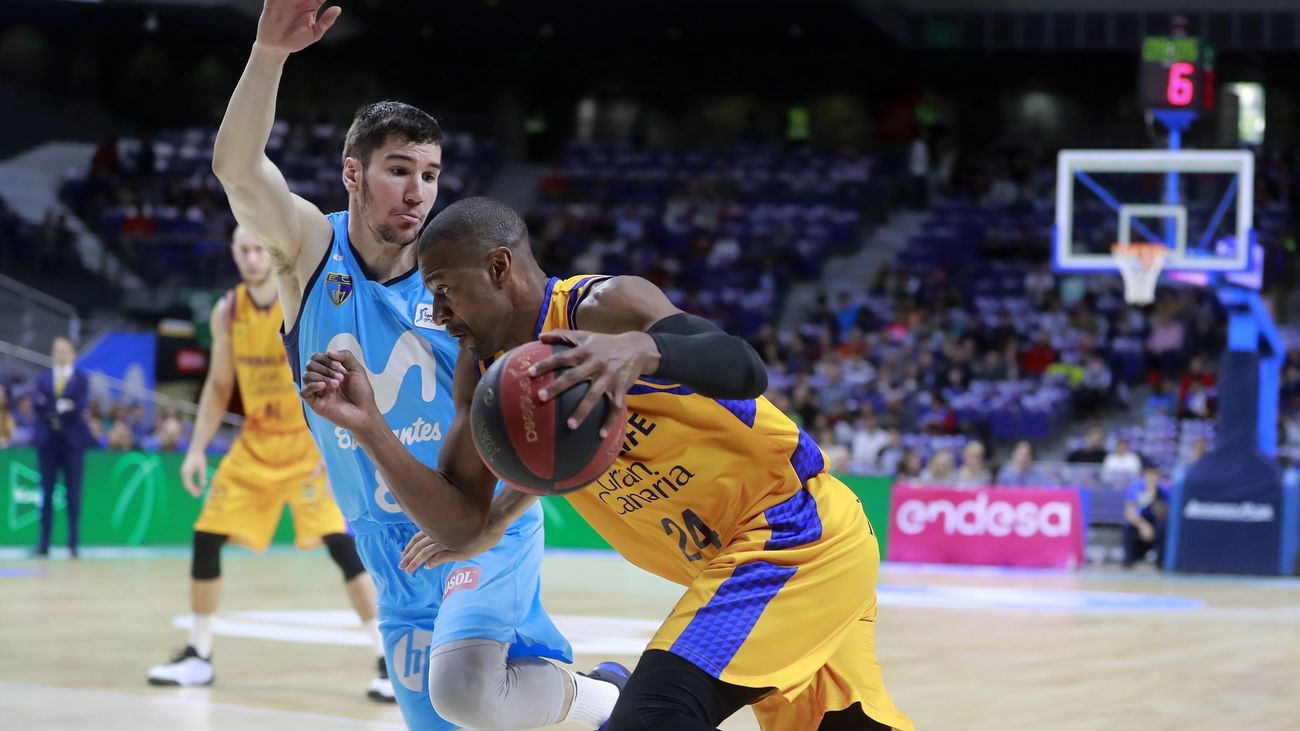 86-96. Estudiantes se complica la vida