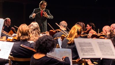 La orquesta Camerata Musicalis homenajea a Bach en el Nuevo Apolo