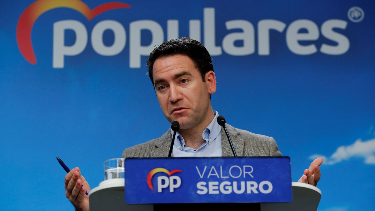 El PP reflexiona tras sufrir la mayor derrota electoral de su historia