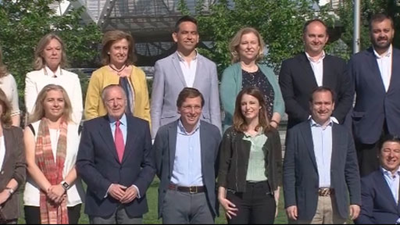 Almeida presenta su lista, que cierra Manzano, y reivindica que el PP ganó en la capital el 28-A