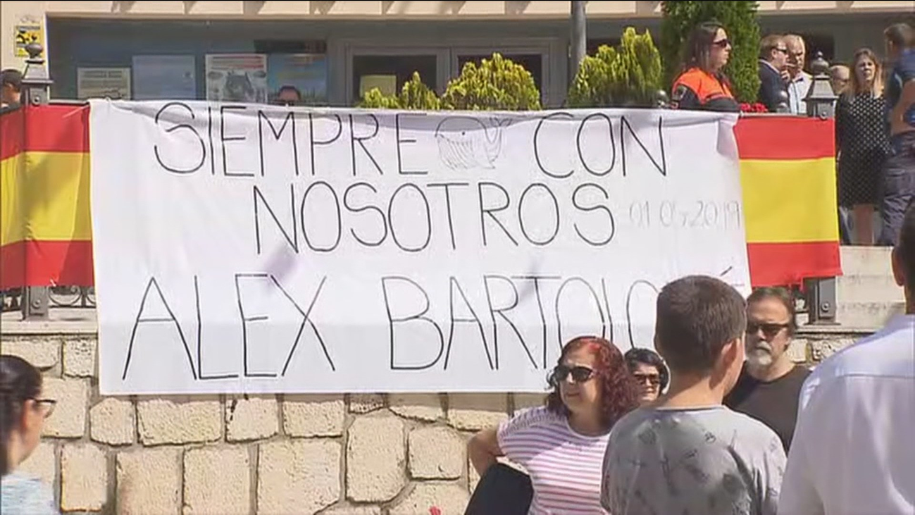 Luto en Cobeña tras la muerte a puñaladas de un joven