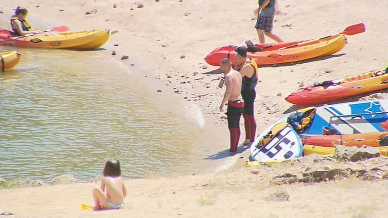Los madrileños ya disfrutan del agua del Pantano de San Juan