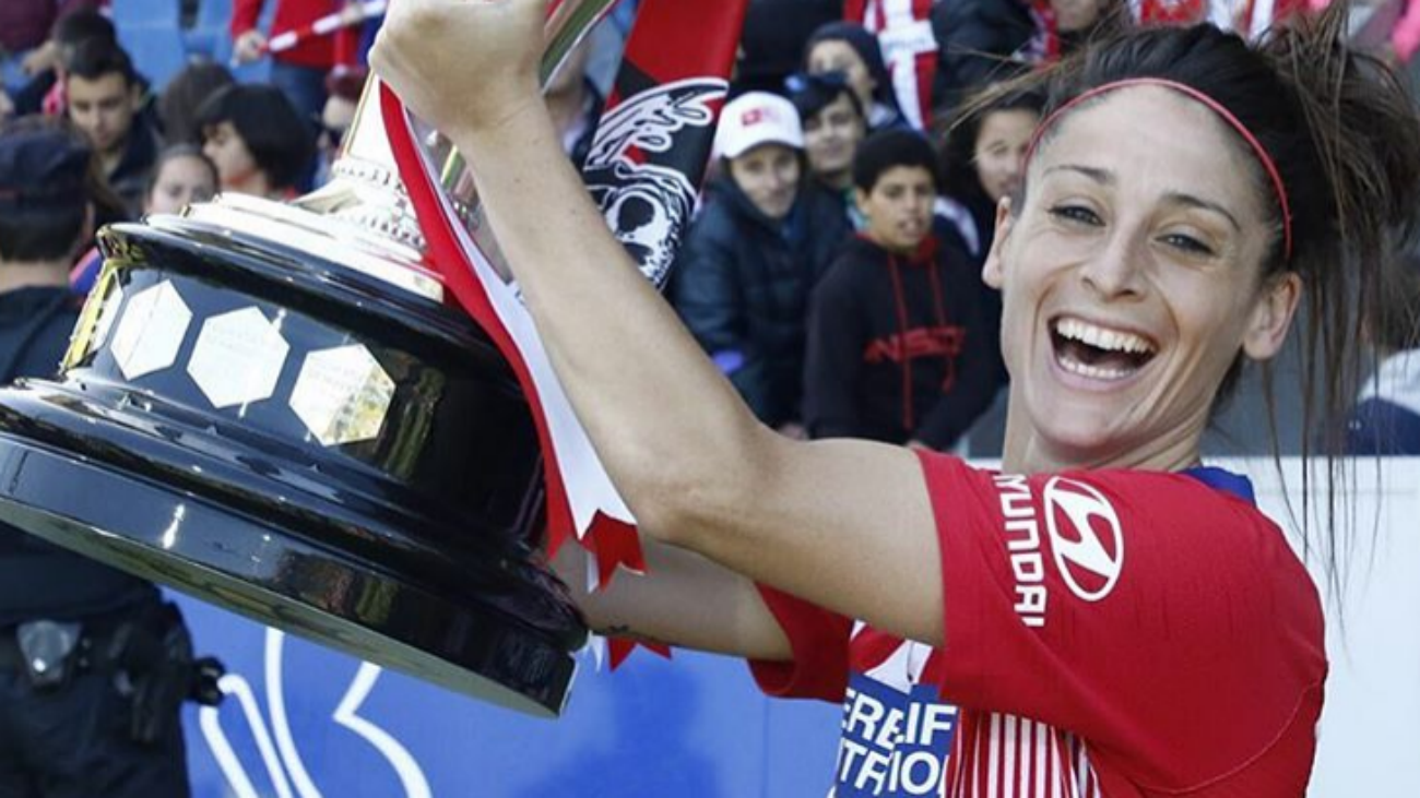 Esther González: "Tras el título tocó disfrutar y desmelenarse"