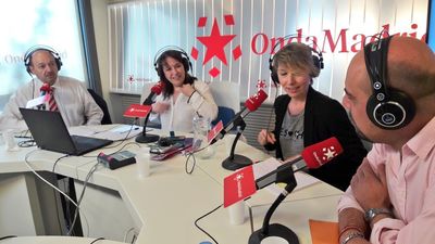 Nieves Herrero y Constantino Mediavilla analizan la actualidad de Madrid con Carlos Hidalgo  y María Cano