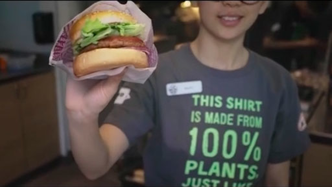 Triunfan las hamburguesas que saben y huelen a carne, pero no son carne