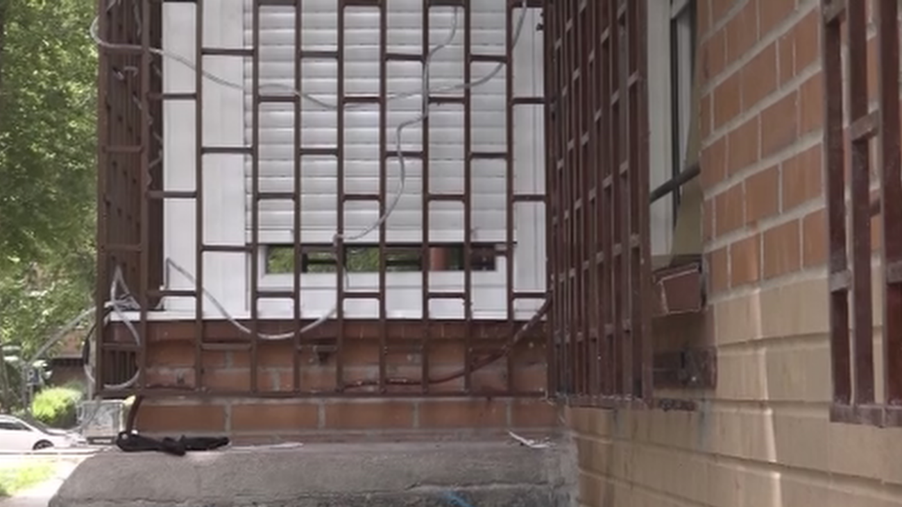 Así es ‘La ventana’, el punto de compra-venta de droga más conocido de Pan Bendito