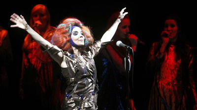 Björk transforma Madrid en la utopía verde de Pandora