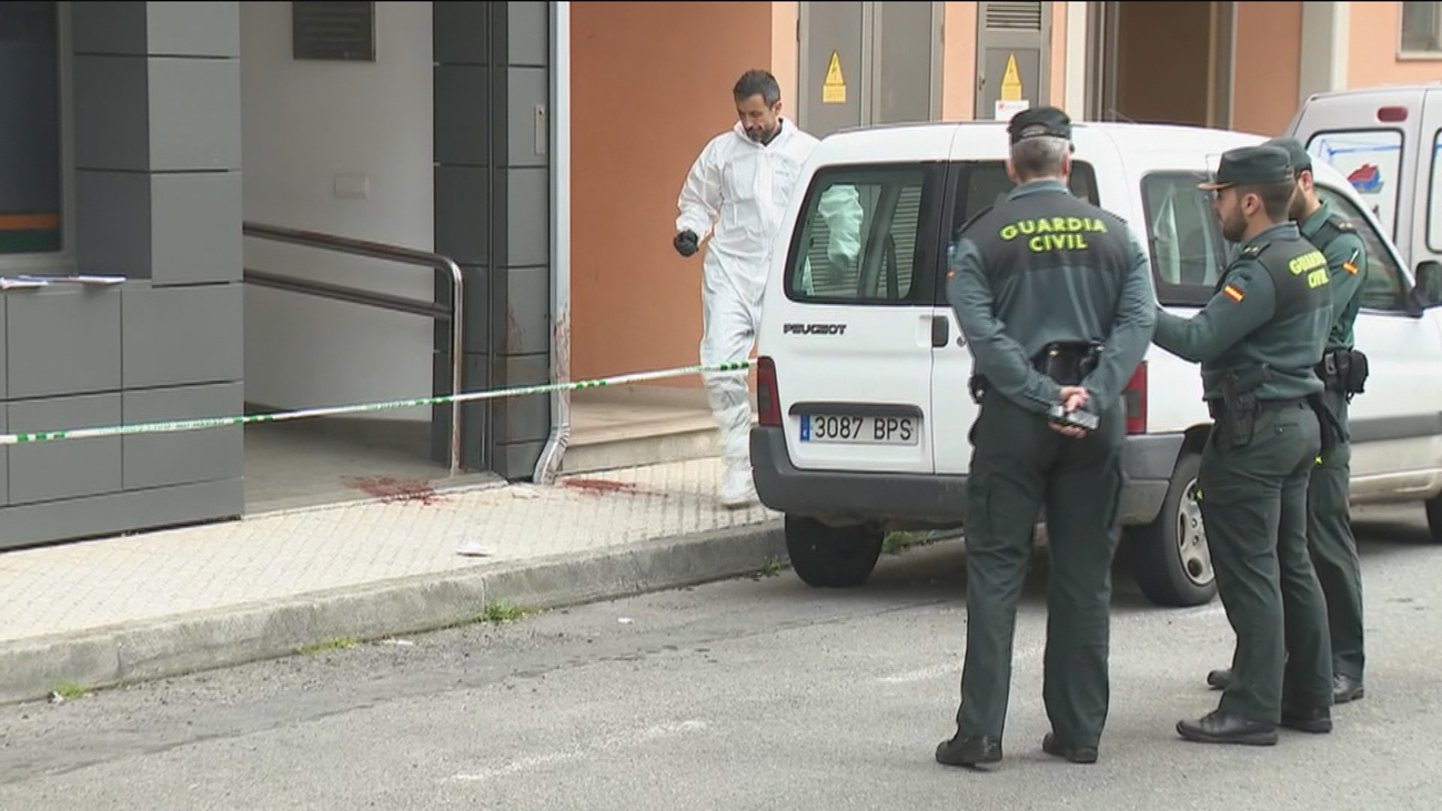 Localizan en una playa de Muxía al hombre que acuchilló a su expareja en Vimianzo