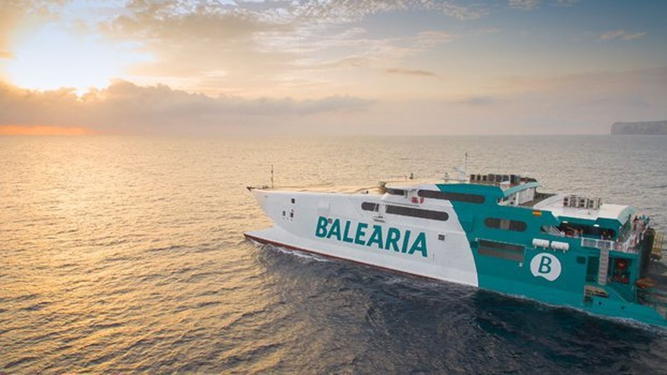 Más de 100 puestos para trabajar en Balearia este verano