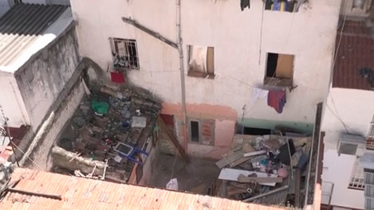 Denuncian las peleas y la inseguridad que genera un edificio okupado en Carabanchel