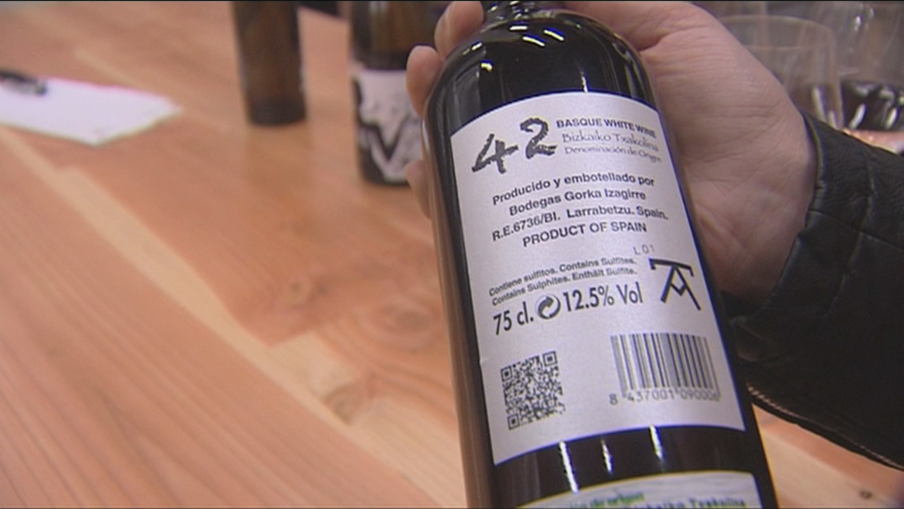 Un 'txacolí' de Vizcaya, mejor vino blanco del mundo