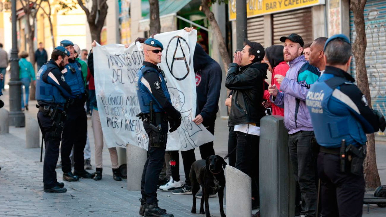 Una treintena de personas irrumpe en un acto sobre okupación  de Cs al grito de "fascistas"